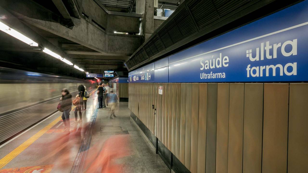 Estação Saúde, da Linha 1 - Azul, teve nome vendido para a Ultrafarma.