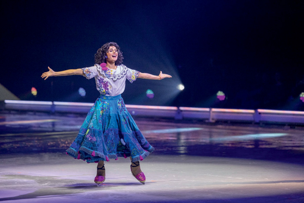 Disney On Ice tem família Madrigal e outros personagens patinando no gelo