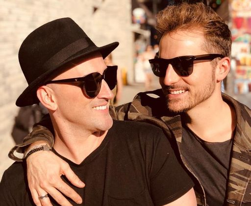 Thales Bretas presta homenagem no aniversário de Paulo Gustavo