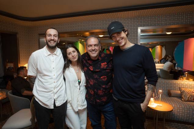 Lula Mascella, Marina Loducca e Luiz Felippe Mascella: com o anfitrião Arnaldo Lorençato Lula Mascella, Marina Loducca e Luiz Felippe Mascella: com o anfitrião Arnaldo Lorençato