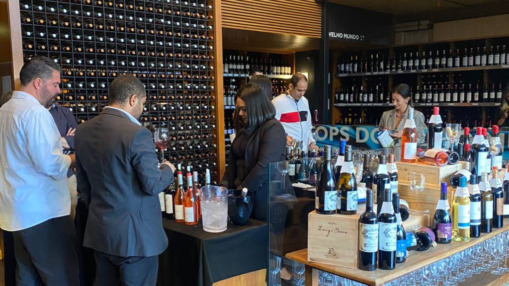 Decanter sedia feirinha de vinhos portugueses