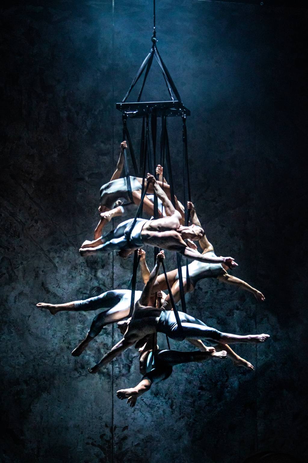 Recirquel_Solus_Amor_photo-Bálint Hirling_18 Solus Amor, da Hungria, explora dança e teatro