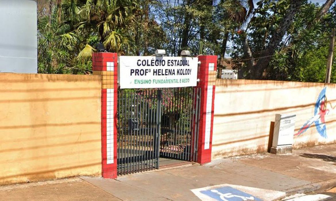 fachada de uma escola
