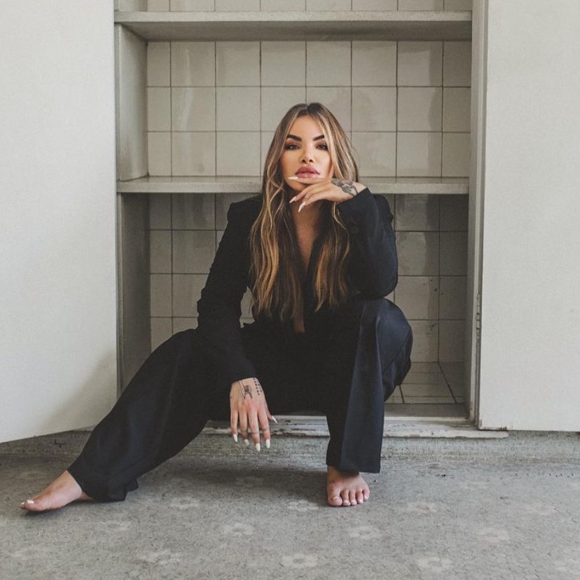 Polícia prende influenciadora que teria aplicado ‘Boa noite, Cinderela’