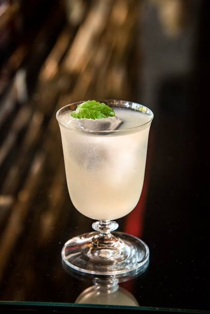 Drinque yuzu: com gim, saquê e licor de yuzu