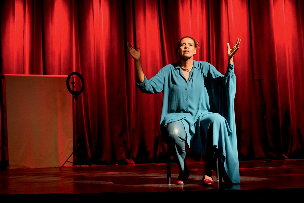 Após sucesso no Rio, Ana Carbatti traz solo sobre racismo a SP