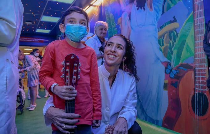 Marisa Monte batiza espaço no Instituto do Coração da USP