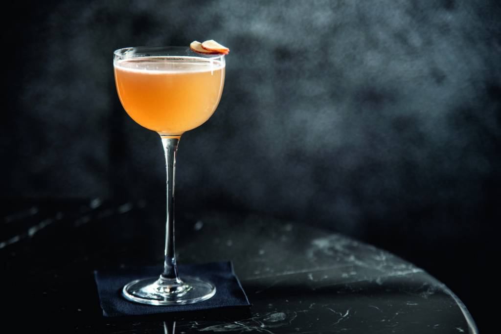 Apple pie sour – The Liquor Store comer-e-beber-bar-restaurante-capa