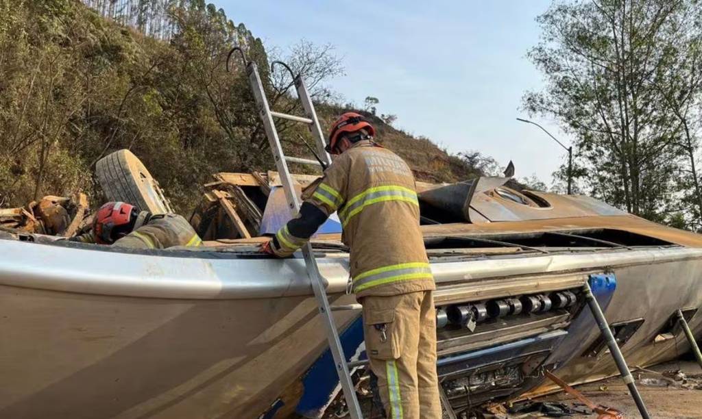 Ônibus que levava torcedores do Corinthians tinha pneus carecas