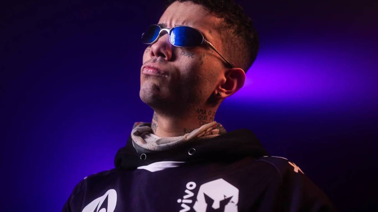 o trapper sidoka de óculos escuros