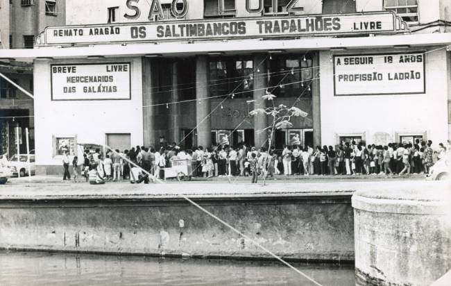Créditos_ João Carlos Lacerda Fachada do cinema São Luiz, em Recife: personagem do filme