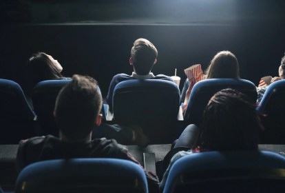 Ir ao cinema está virando um filme de terror para os espectadores que querem imersão.