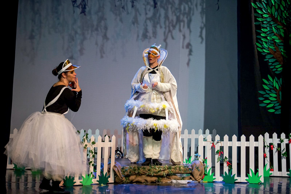Musical adapta o clássico conto do ‘Patinho Feio’