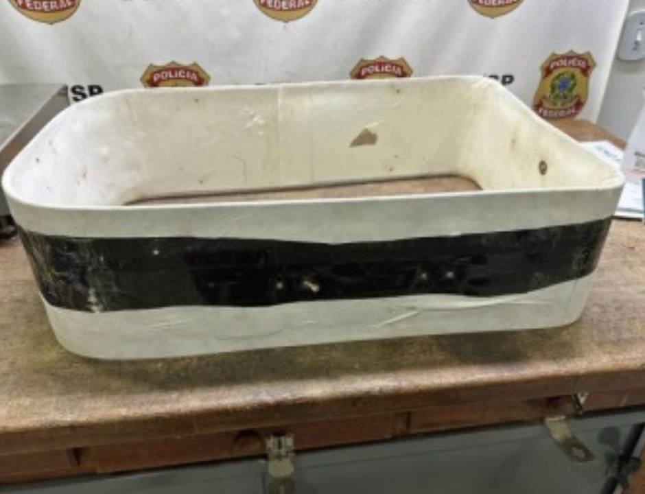 Estrutura da mala era feita de 3kg de cocaína