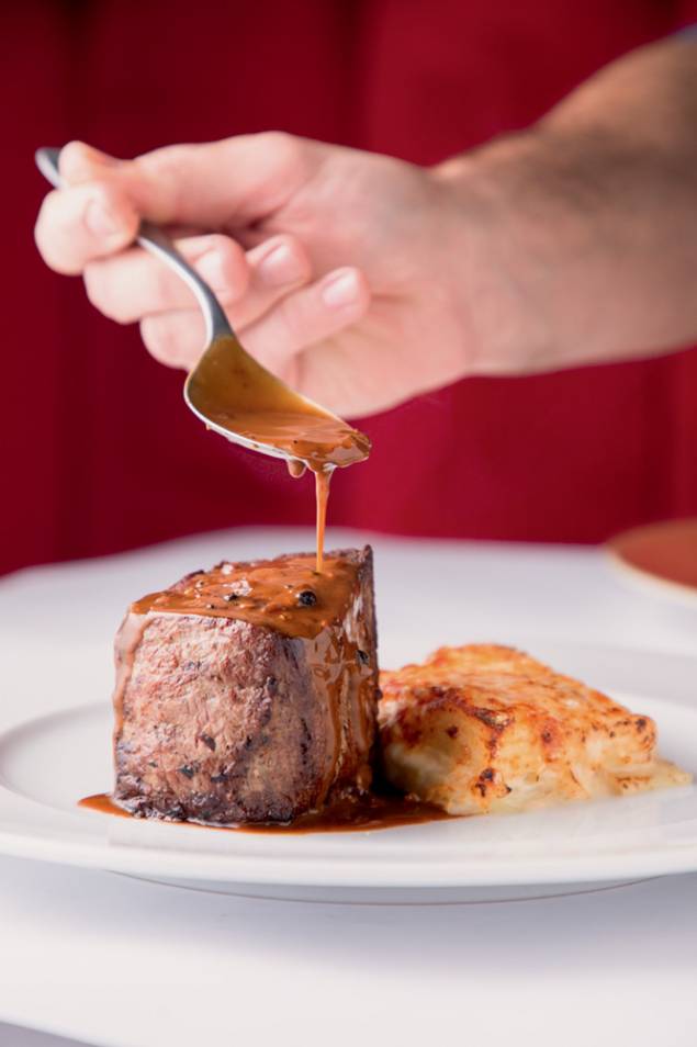 Steak au poivre: acompanha batata gratinada Steak au poivre: acompanha batata gratinada