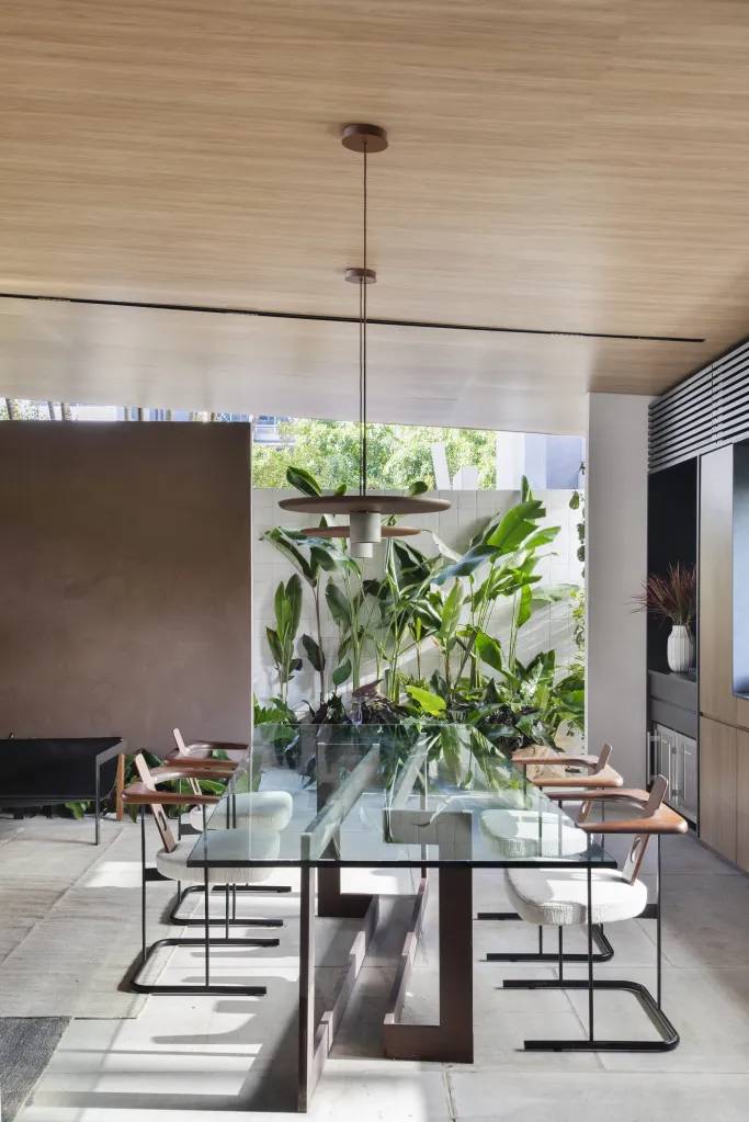 navarro-arquitetura-casa-araxa-casacor-sao-paulo-2023-credito-mca-estudio-19 Casa mineira de 110 m² alia aconchego com decoração contemporânea