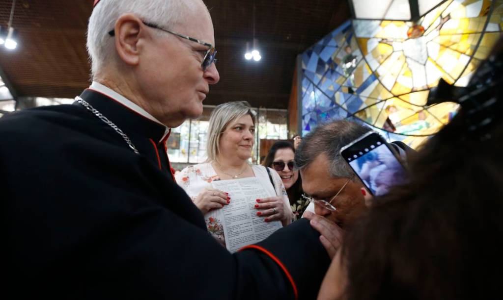 Padre Júlio recebe medalha Ordem do Mérito do Ministério da Justiça
