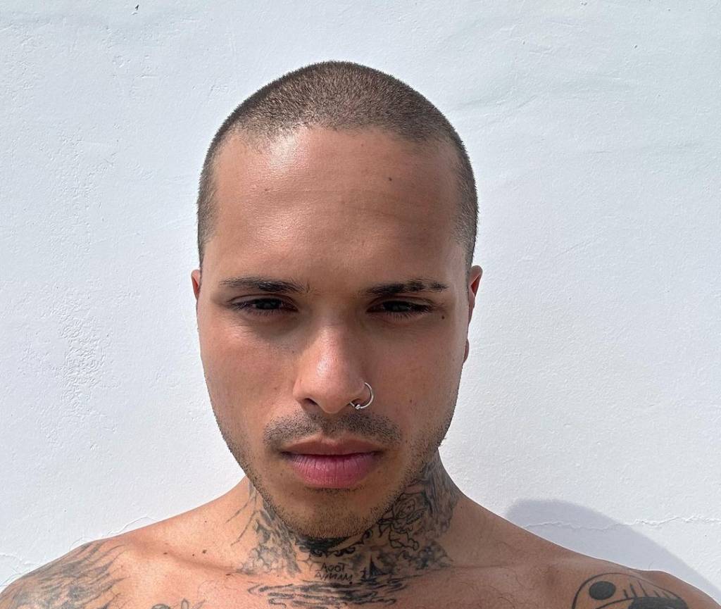 “Estou ficando doente”, afirma Vitão após sofrer ataques