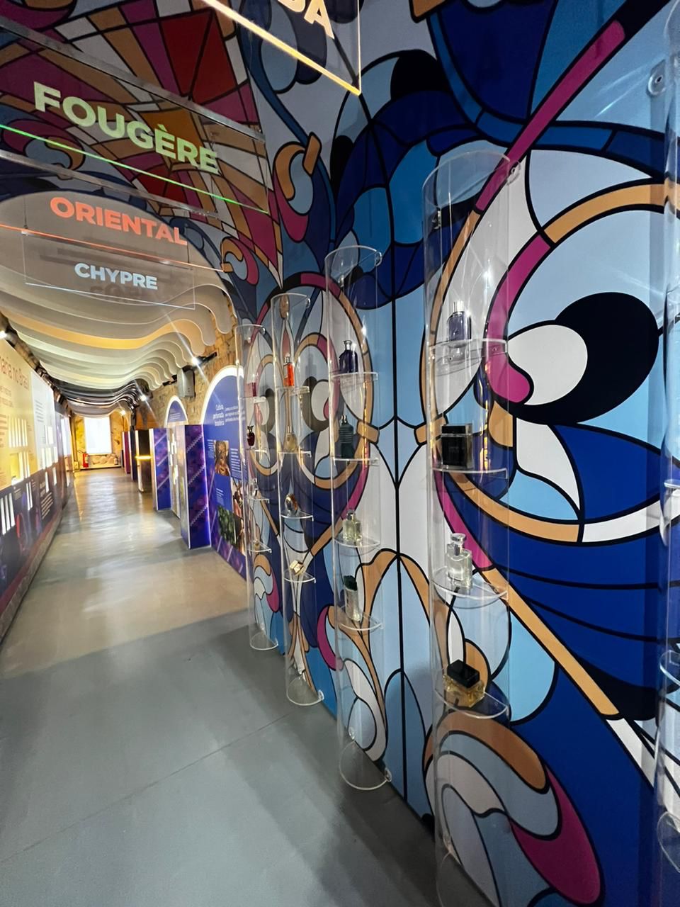 Mundo do Perfume abre as portas com espaço para criar a própria fragrância