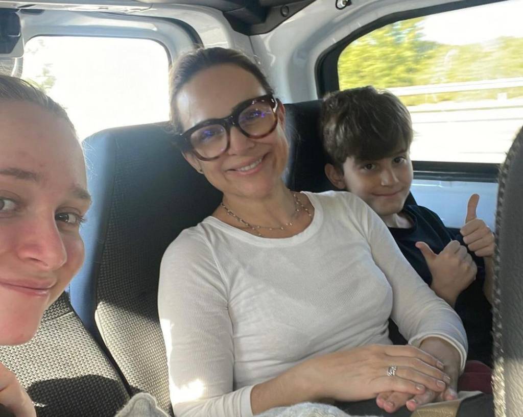 Gabriela Duarte relata momentos de tensão para sair de Israel com a família