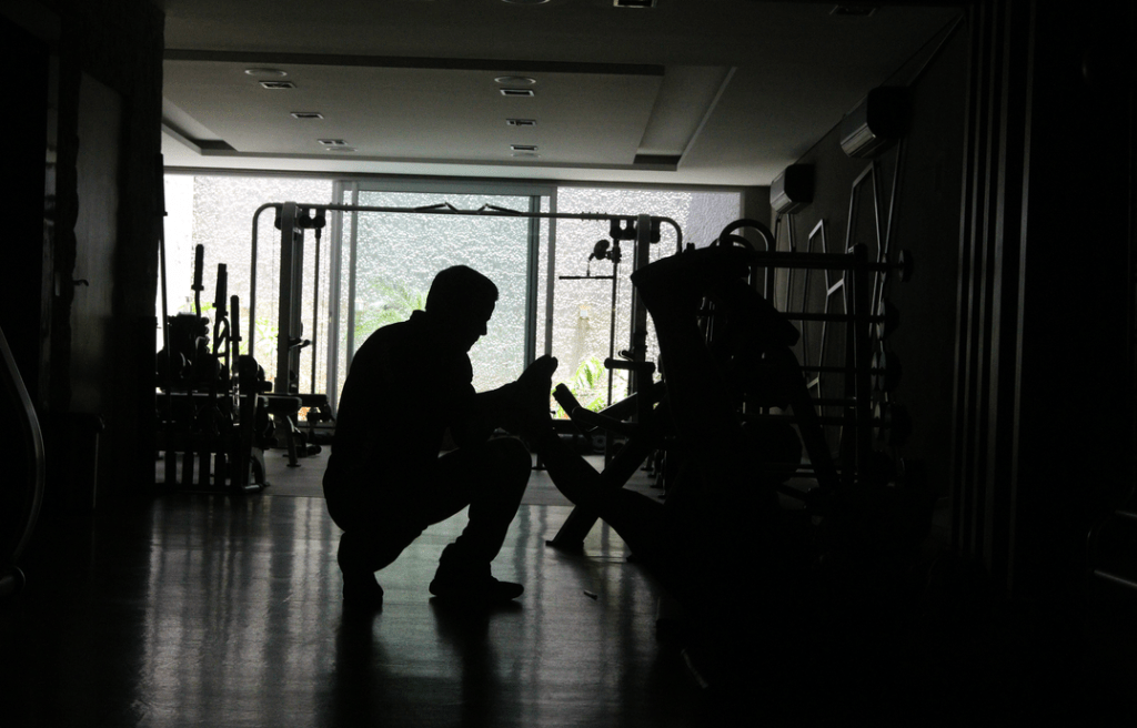 Grande São Paulo ainda tem 200 mil imóveis sem energia após chuvas