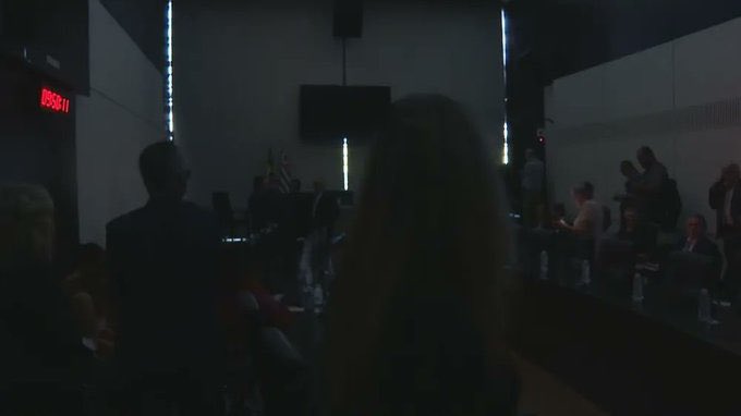 Luz falha duas vezes durante CPI da Enel nesta terça (15)