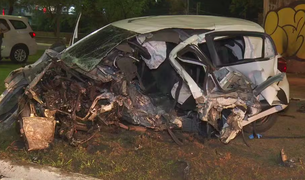 acidente-carro-Marginal-Pinheiros