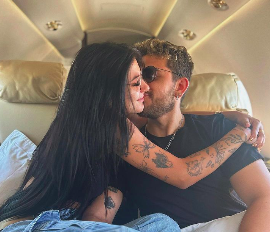 Ana Castela anuncia fim do namoro com Gustavo Mioto