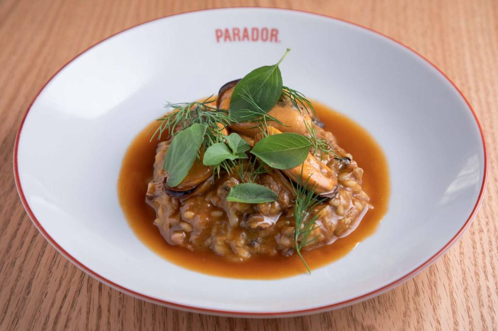 Arroz de porco co mexilhões _ Parador _ restaurante parador-arroz-caldoso-de-porco-com-mexilhoes