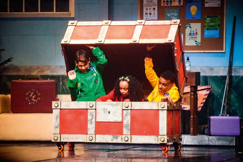 Novo espetáculo dos Detetives do Prédio Azul estreia na capital