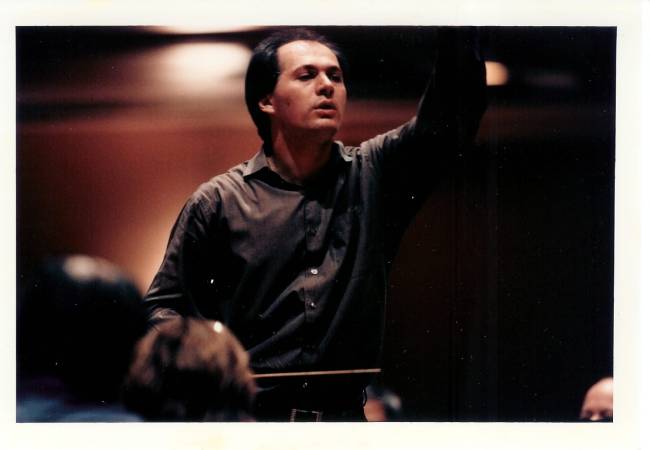 Roberto Minczuk O maestro Roberto Minczuk, em 1998 em NY, quando estreou na Filarmônica de Nova York