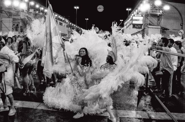 Carnaval 1990 Rosas de Ouro_Acervo SPTuris_10.JPG rosas-de-ouro-tiradentes