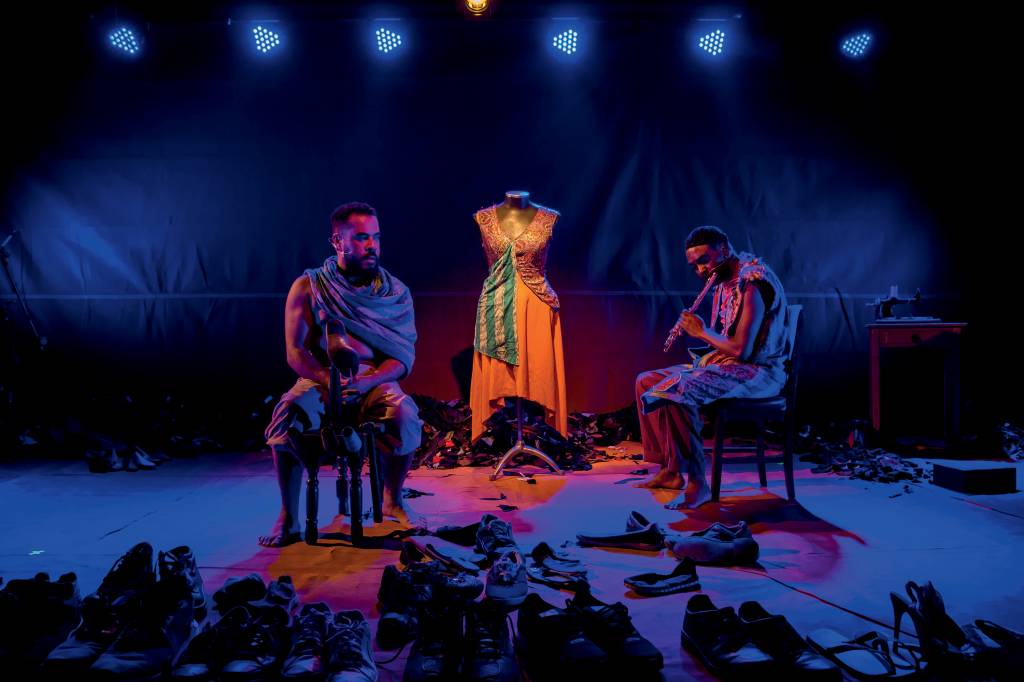 Peça revisita ‘Esperando Godot’ para falar sobre desigualdade social