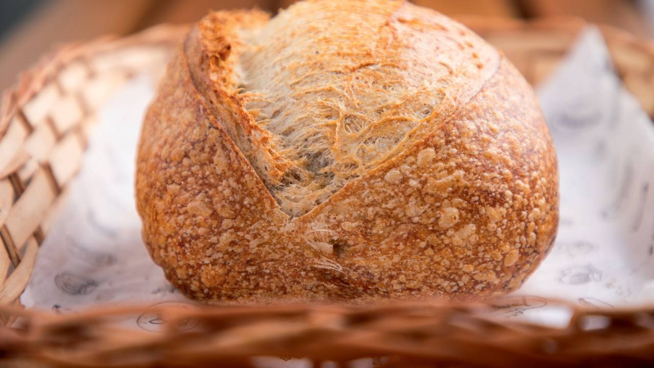 na-janela-padaria-pão-da-capa