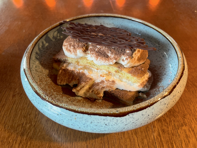 Tiramisù do Cristal CasaMia: pão de ló na calda de café com vinho marsala e creme de queijo mascarpone