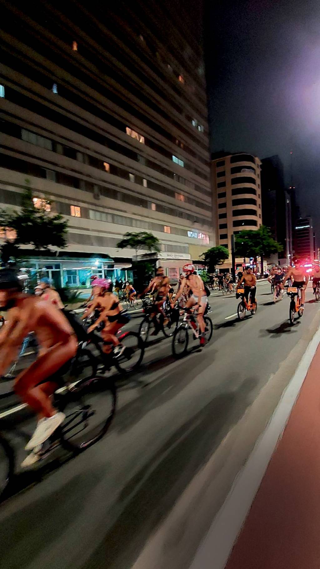 Grupos de ciclismo em São Paulo adotam pautas ativistas