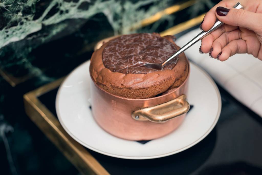 Soufle de chocolate – Beefbar – Neuton Araujo_Div.jpg beefbar-páscoa-sufle