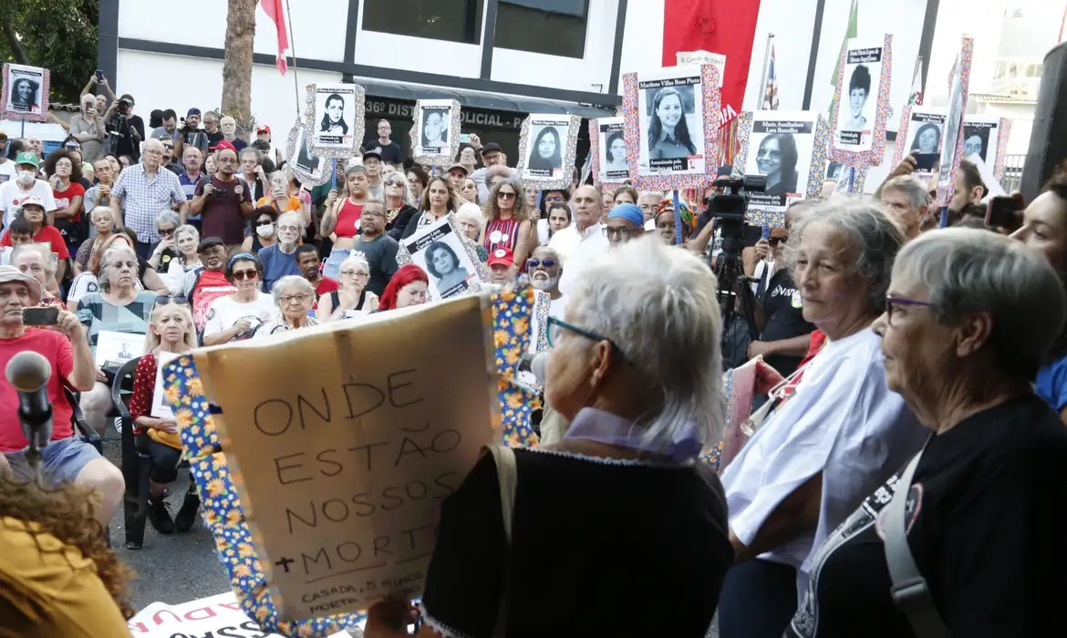 Caminhada do Silêncio pelas Vítimas de Violência do Estado, na ocasião dos 60 anos do golpe militar