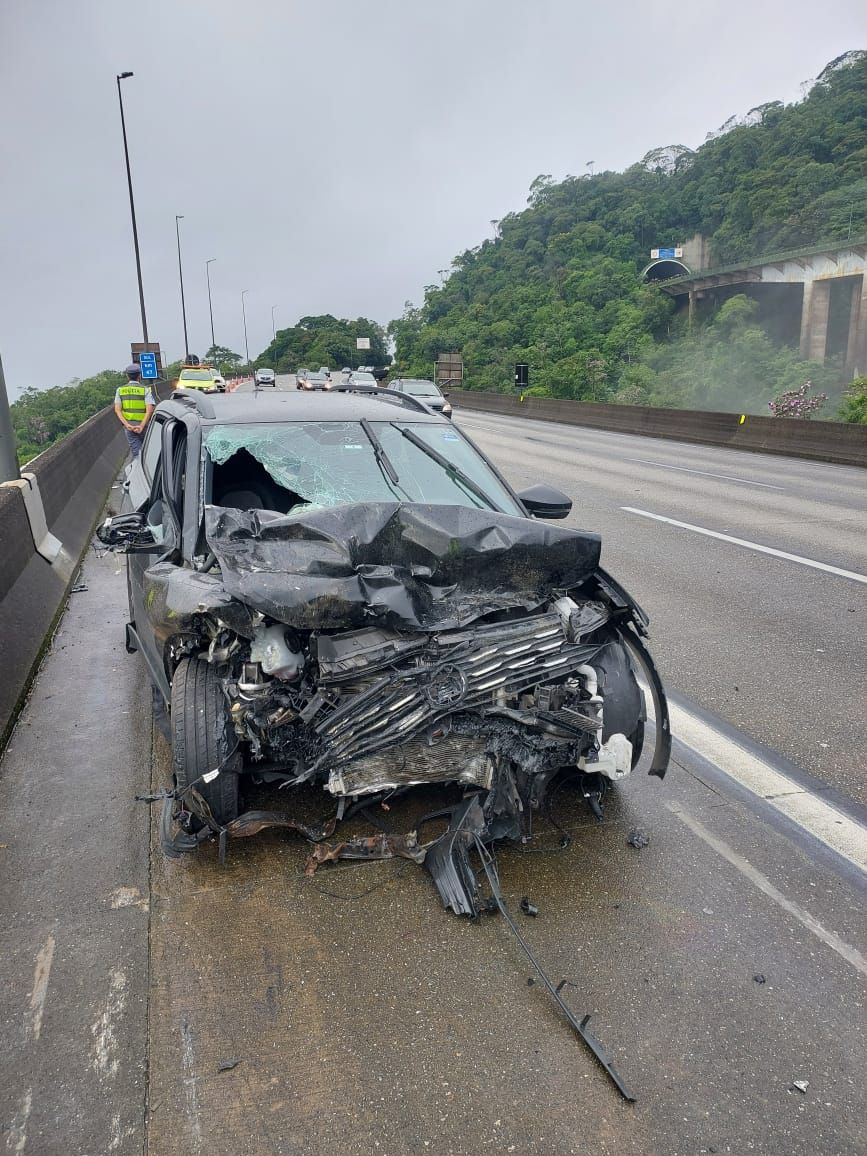 Motorista morre carbonizado após invadir contramão na Imigrantes