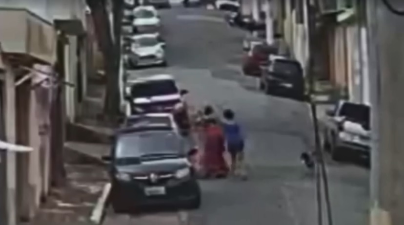 Cena do ataque do pitbull na Zona Leste