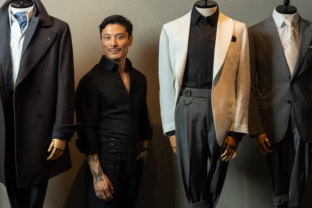 Alfaiate que vestiu presidente Lula inaugura loja em Moema