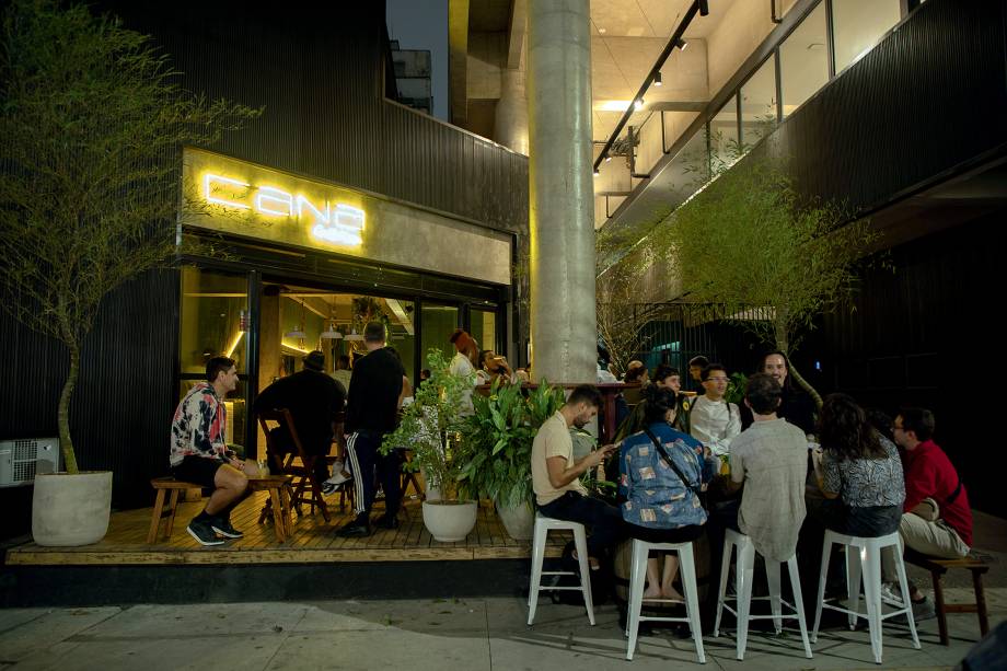 Agito em frente ao Cana: na Vila Buarque Agito em frente ao Cana: na Vila Buarque