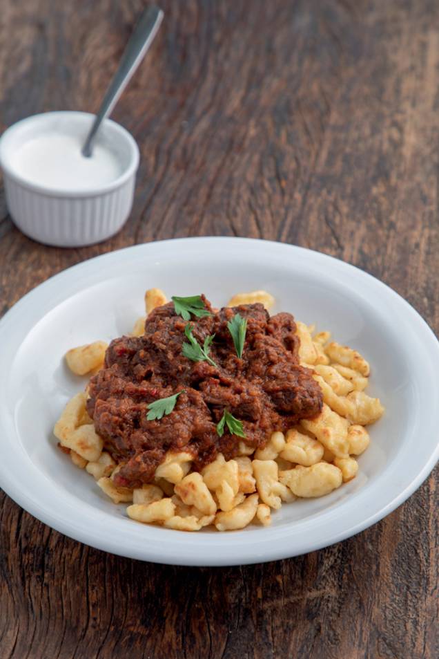 Pörkölt do Shakshuka: variação do goulash Pörkölt do Shakshuka: variação do goulash