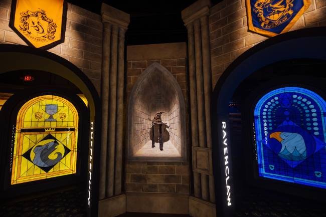 Harry Potter Exhibit _ Atlanta GA _ Contigo Photos + Films3273 Chapéu Seletor da saga 'Harry Potter'
