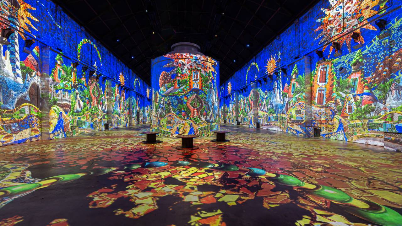 Exposição imersiva de Antoni Gaudí
