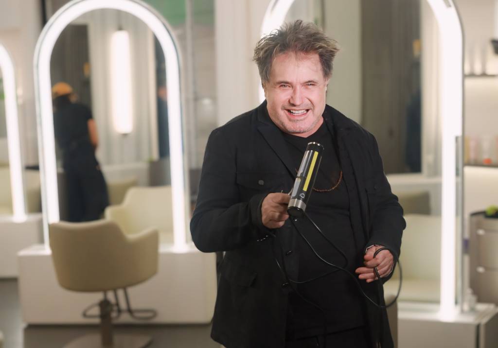 Wanderley Nunes investe em xampu feito com inteligência artificial