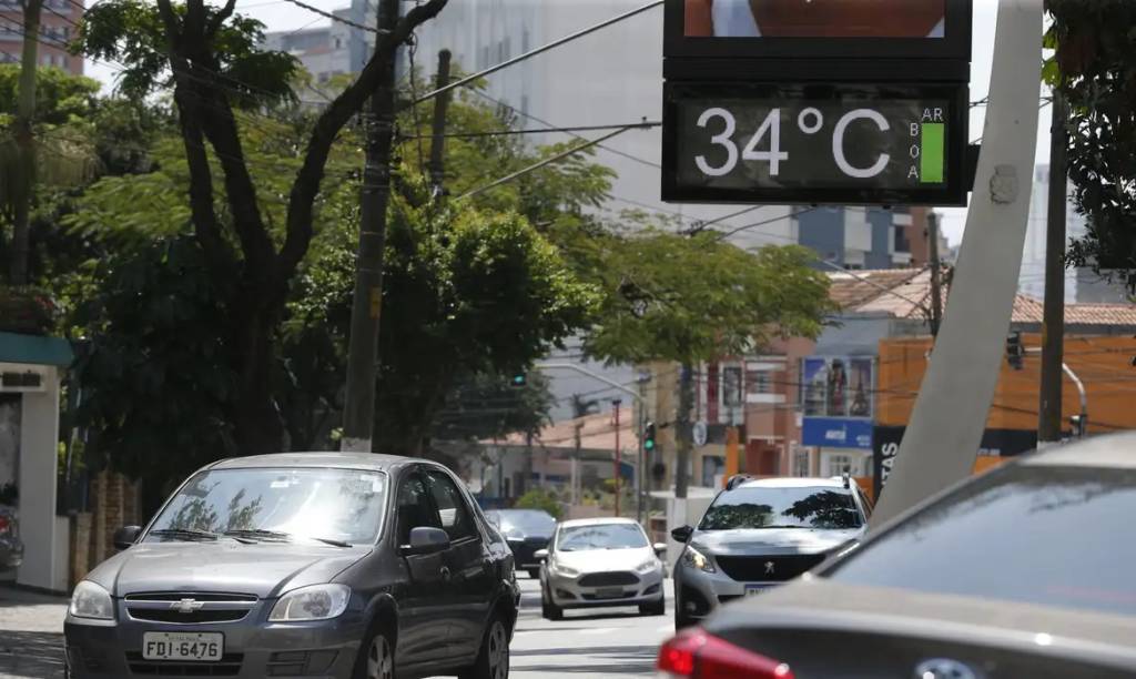 Defesa Civil de SP emite alerta para semana de calor intenso e chuvas
