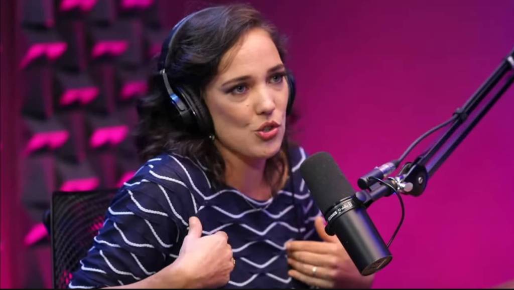 Adriana Birolli revela ameaça de atriz veterana em bastidor de novela da Globo