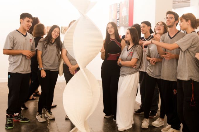 Projeto leva à SP-Arte 350 alunos e educadores da região de Cubatão