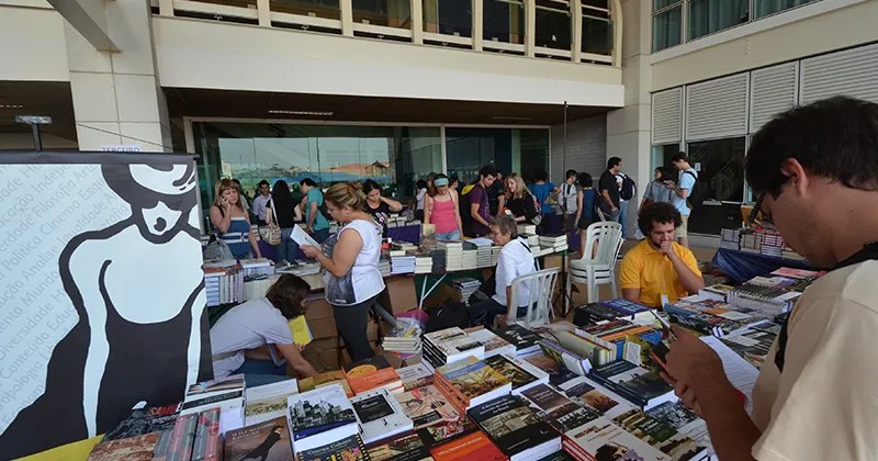 12ª Festa do Livro da USP Leste tem obras com desconto mínimo de 50%
